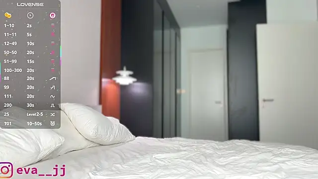 Eva JJ online show from December 20, 2025, 3:20 am