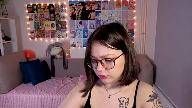 Snapshot of MilenaSaint chatting on March 12, 2025, 3:24 am MilenaSaint online show from March 12, 2025, 3:24 am