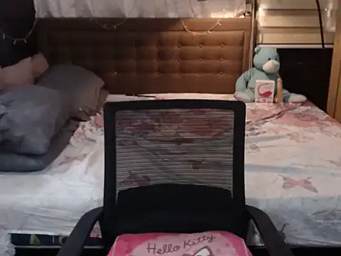 xheavenlytrans online show from February 6, 2026, 1:56 am