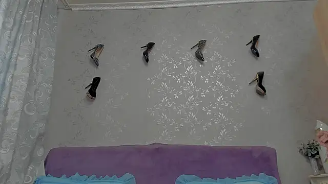 emilianna666 online show from January 8, 2025, 1:09 pm