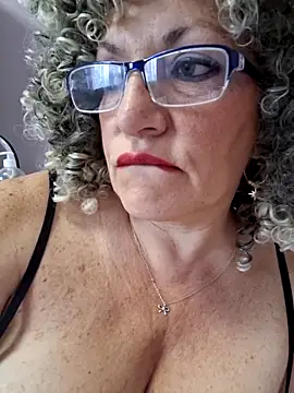 Hot Azaleea online show from June 3, 2026, 6:58 am