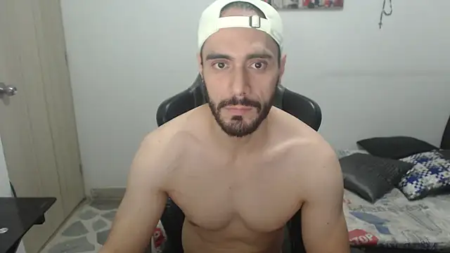 samuelgarcia  online show from November 3, 2025, 10:19 am