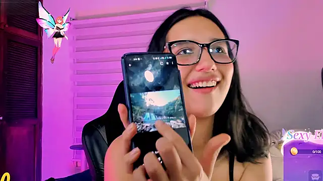 Snapshot of Luniverse chatting on January 12, 2025, 1:42 am Luniverse online show from January 12, 2025, 1:42 am