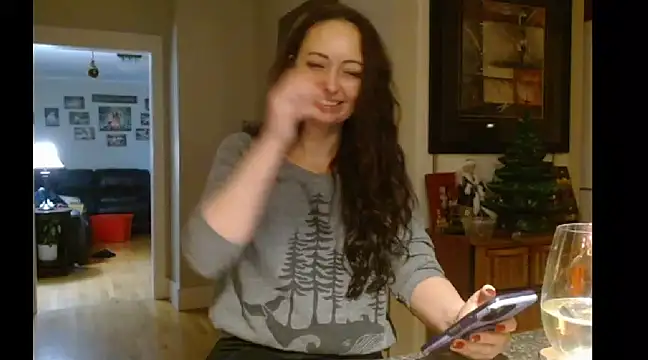 Snapshot of MissMara2021 chatting on December 7, 2024, 1:52 am MissMara2021 online show from December 7, 2024, 1:52 am