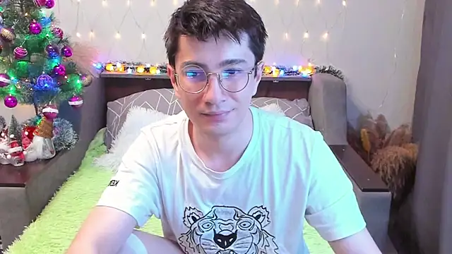 Yumi steve online show from December 1, 2024, 7:52 pm