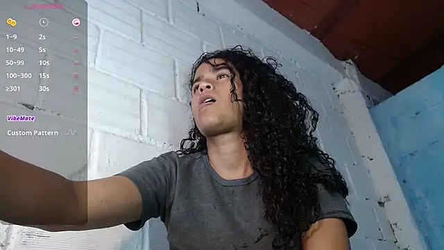 jasminne  online show from October 25, 2025, 6:52 pm