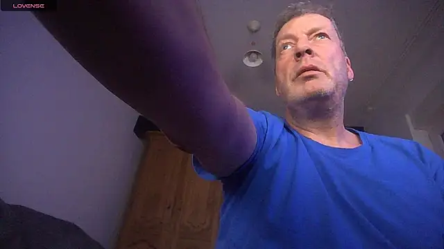 iliebetights online show from November 21, 2025, 8:52 pm