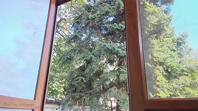 Miss Ariana  online show from September 14, 2025, 7:20 am