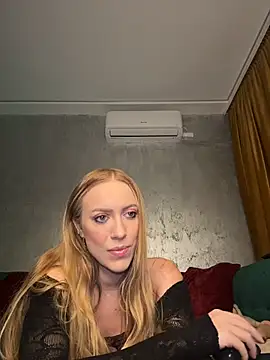 RockQueen A online show from December 14, 2025, 4:40 am