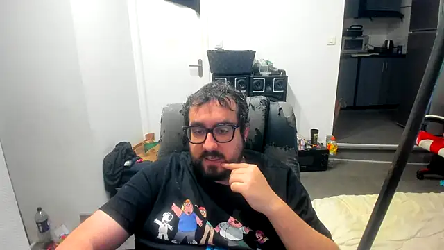 Snapshot of bears549a chatting on October 25, 2025, 10:43 pm bears549a online show from October 25, 2025, 10:43 pm