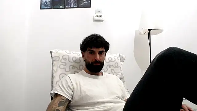 Snapshot of Verycutex chatting on February 26, 2026, 7:14 pm Verycutex online show from February 26, 2026, 7:14 pm