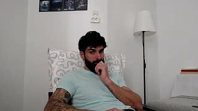 Snapshot of Verycutex chatting on February 23, 2026, 9:32 am Verycutex online show from February 23, 2026, 9:32 am