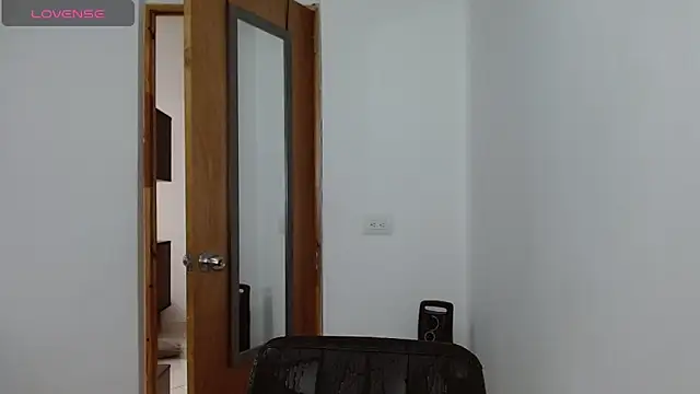 Snapshot of selena_ferri chatting on March 27, 2026, 9:27 pm selena ferri online show from March 27, 2026, 9:27 pm