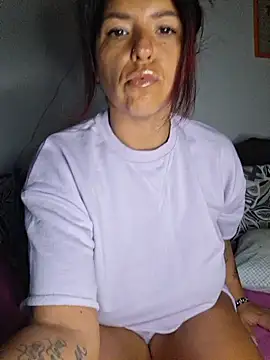 Snapshot of allyson22andy chatting on March 1, 2026, 9:26 pm allyson22andy online show from March 1, 2026, 9:26 pm