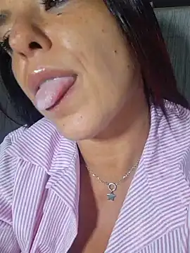 Snapshot of allyson22andy chatting on December 15, 2025, 1:11 am allyson22andy online show from December 15, 2025, 1:11 am