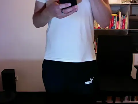 Slave 75 online show from September 10, 2025, 5:56 pm