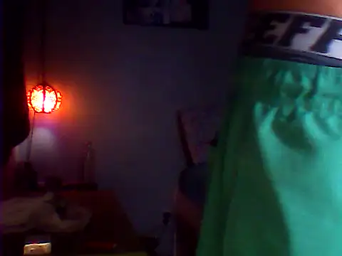 Snapshot of yourboysexy19 chatting on October 29, 2025, 5:28 am yourboysexy19 online show from October 29, 2025, 5:28 am