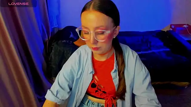 CurlySteph online show from June 22, 2026, 6:27 pm