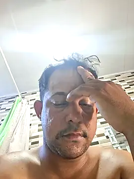 YohanManuelBar1 online show from May 21, 2026, 9:12 pm