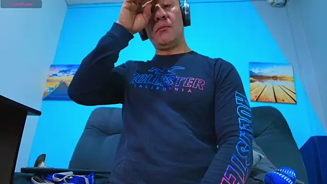 juanses n toro online show from September 24, 2025, 12:44 pm