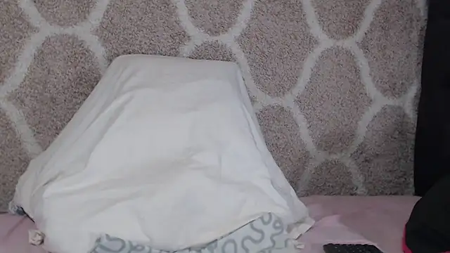 Hottie-Mom online show from March 3, 2026, 10:22 am