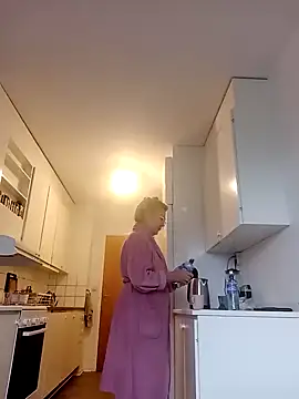 Hottie-Mom online show from October 27, 2025, 8:26 am