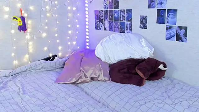 YunaPeace online show from February 13, 2025, 6:37 pm