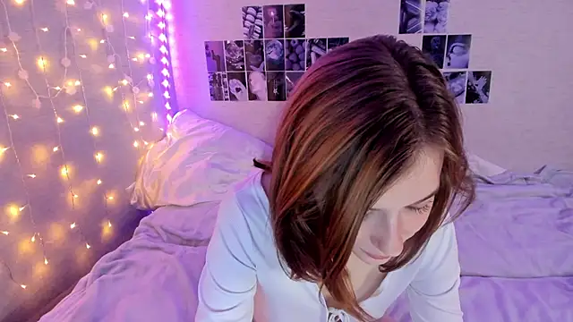 YunaPeace online show from September 20, 2025, 12:43 pm