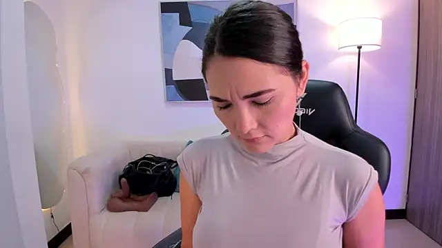 SaraParker  online show from March 24, 2026, 9:04 pm