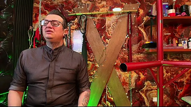 boy n girl online show from March 22, 2026, 11:34 am