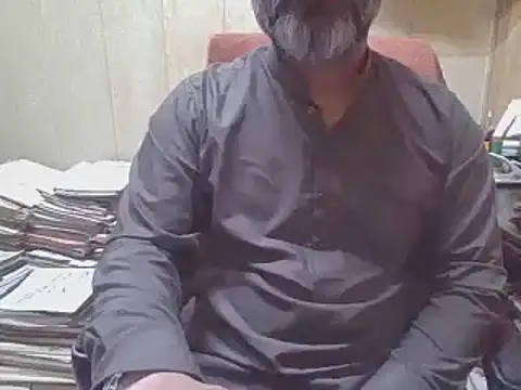 hairymaster95 online show from November 6, 2025, 4:16 am