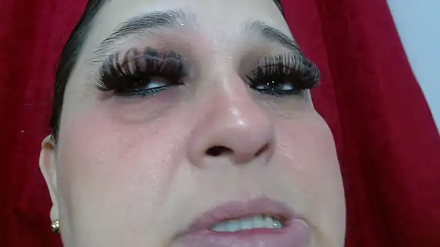 Kerly Doll online show from December 15, 2025, 12:44 pm