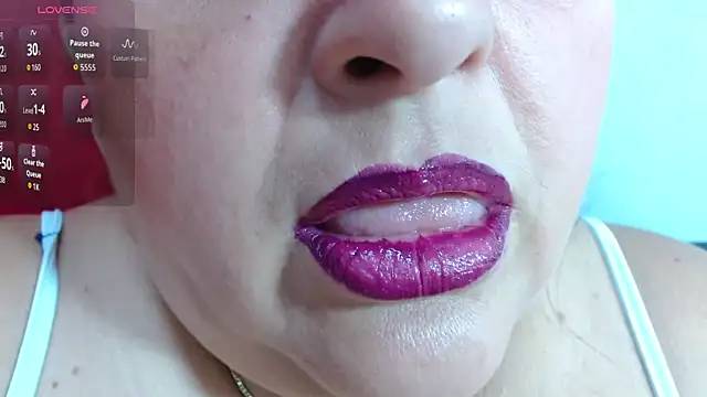 Snapshot of Kerly_Doll chatting on April 28, 2026, 5:28 pm Kerly Doll online show from April 28, 2026, 5:28 pm