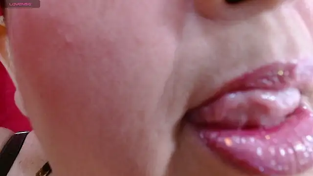 Snapshot of Kerly_Doll chatting on May 17, 2026, 3:34 pm Kerly Doll online show from May 17, 2026, 3:34 pm
