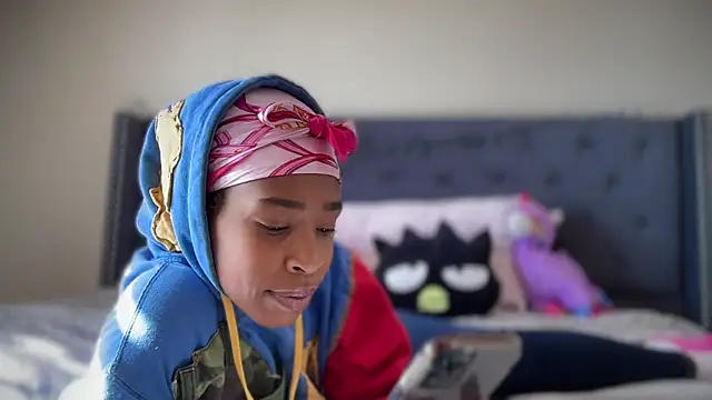 Cum2Charm online show from November 10, 2025, 5:40 pm