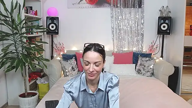 JaneDejaySC online show from April 12, 2026, 8:01 pm