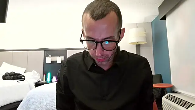 smokenstrokex online show from October 6, 2025, 3:08 am