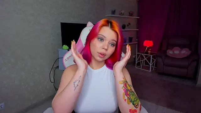 EnergyBunny 1 online show from April 18, 2026, 7:58 pm