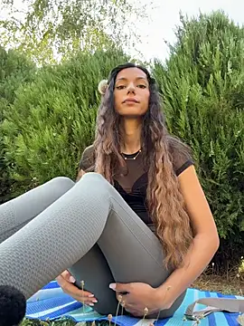  MiaQueen  online show from August 6, 2026, 2:23 pm