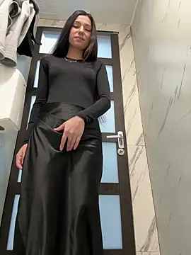  MiaQueen  online show from April 1, 2026, 9:34 pm