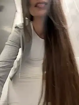  MiaQueen  online show from March 18, 2026, 10:54 pm