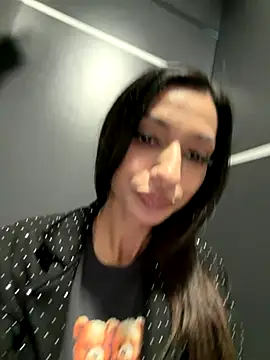  MiaQueen  online show from November 11, 2025, 12:27 am