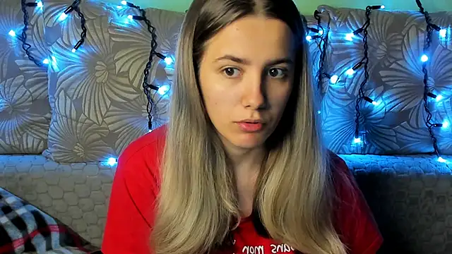 MaggieCake online show from October 30, 2025, 3:49 am