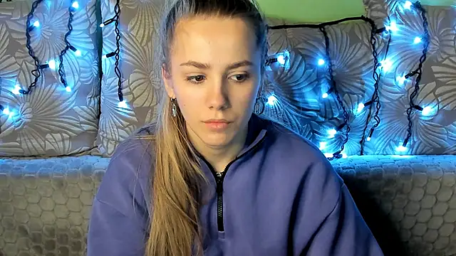 MaggieCake online show from January 12, 2025, 5:56 am
