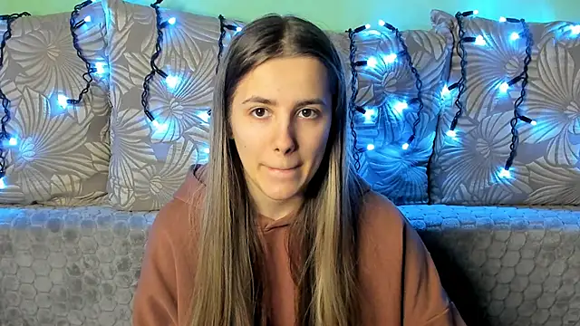 MaggieCake online show from December 28, 2024, 4:30 am