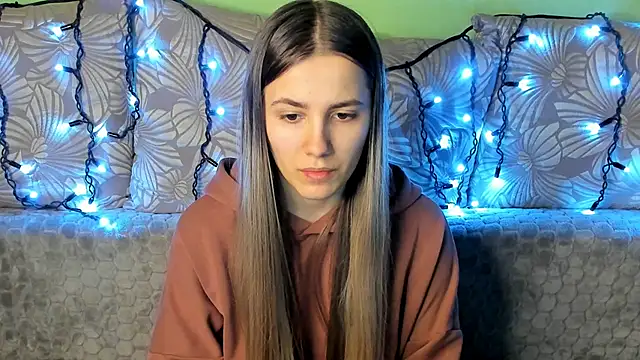 MaggieCake online show from December 28, 2024, 1:29 am