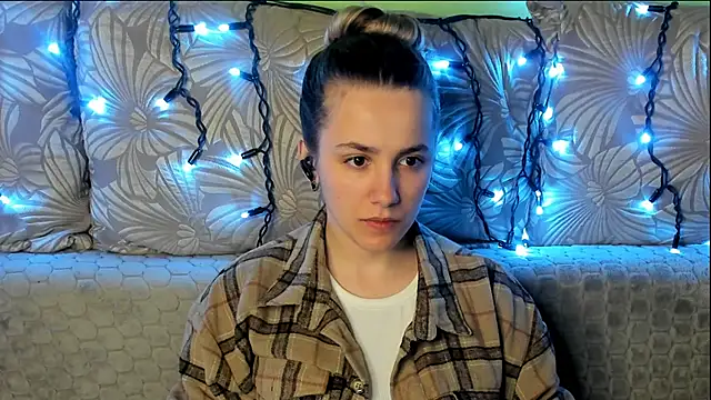 MaggieCake online show from April 13, 2026, 12:14 am