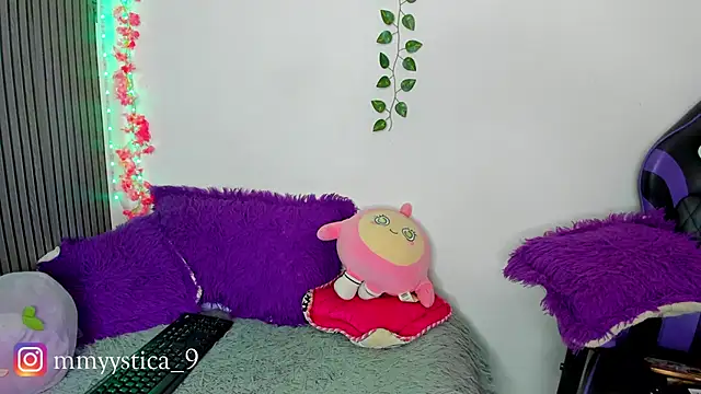 Rainnbow  online show from March 27, 2026, 8:26 am