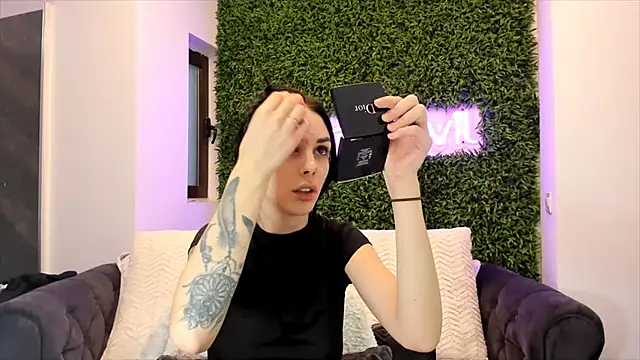 realhotfallingdevil online show from February 14, 2025, 5:51 am