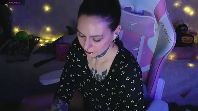 Snapshot of Ginger_Stay chatting on April 27, 2026, 9:46 pm Ginger Stay online show from April 27, 2026, 9:46 pm